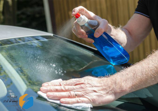 پاک کردن چسب از شیشه ماشین